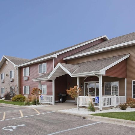 Paynesville Inn & Suites Exterior foto